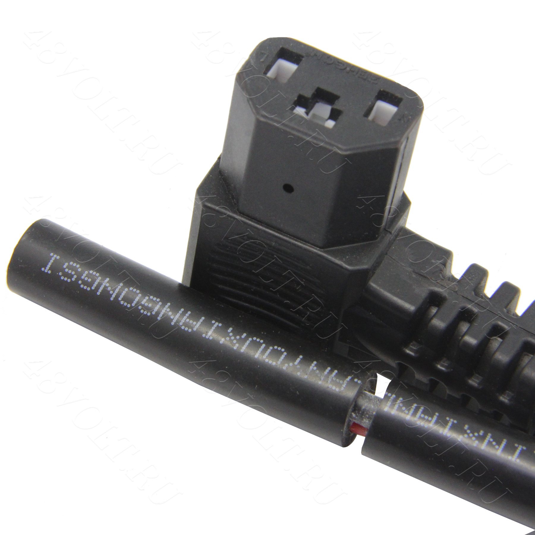 Сетевой шнур с гнездовым разъемом IEC 320 C13